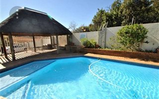 2 Bedroom Duplex in Bassonia