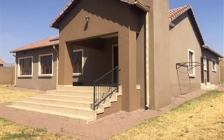 3 Bedroom House in Thatchfield