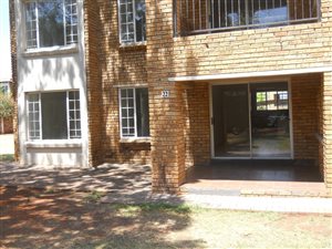 3 Bed Apartment in Die Hoewes