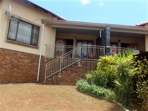 3 Bed Townhouse in Mondeor