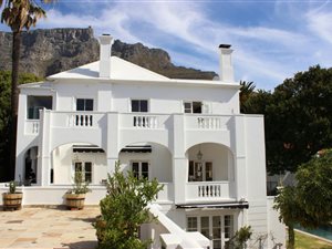 6 Bed House in Higgovale