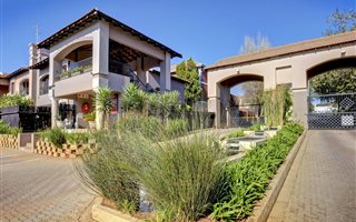 2 Bedroom Apartment in Weltevreden Park