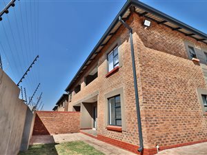 3 Bed Apartment in Ravenswood