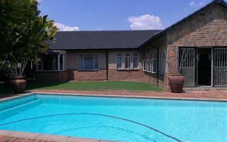 4 Bedroom House in Buurendal