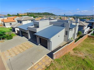 4 Bed House in Boardwalk
