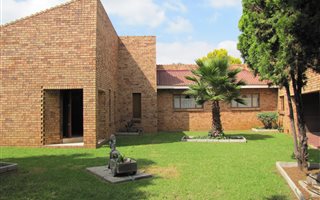3 Bedroom House in Vanderbijlpark SE4