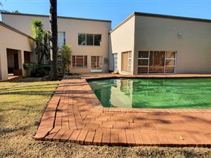 5 Bed House in Constantia Park