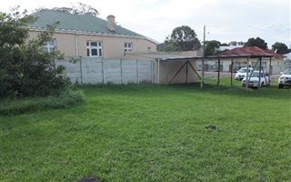 544 m² Land available in Humansdorp