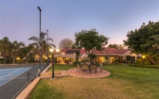 6 Bedroom House in Victory Park