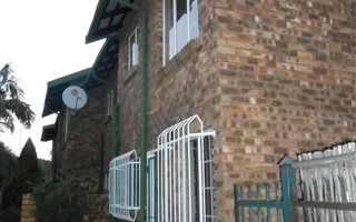 2 Bedroom Duplex in Weavind Park