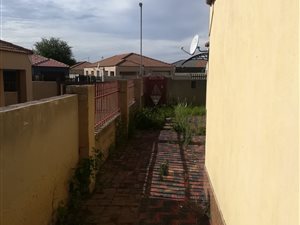 3 Bed Townhouse in Vereeniging