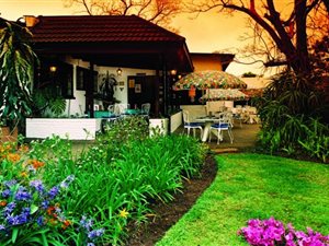 3042 m² Hotel in White River AH