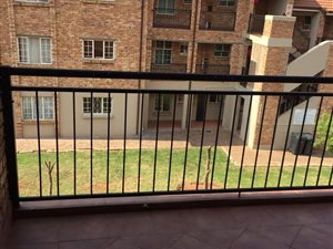 2 Bed Flat in Heuweloord