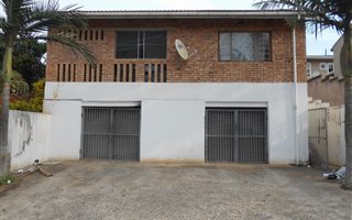 6 Bedroom House in Grove End