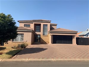 5 Bed House in Raslouw Glen
