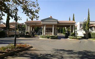 3 Bedroom Cluster in Bedfordview