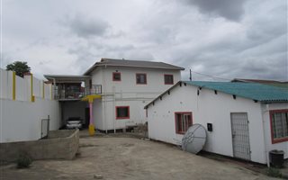 3 Bedroom House in Caneside