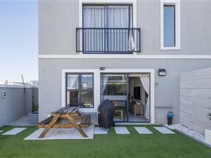 3 Bed Townhouse in Parklands North