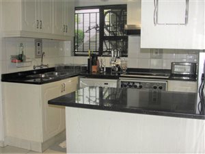 3 Bed Apartment in Petervale