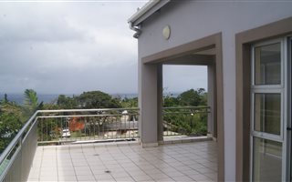 3 Bedroom Apartment in Athlone Park