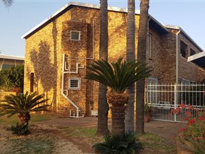 3 Bed Townhouse in Zwartkop