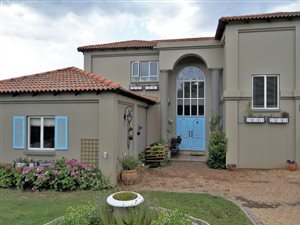 4 Bed House in Blue Hills Country Estate