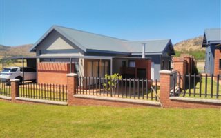 2 Bedroom House in Broederstroom