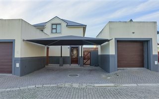 2 Bedroom Duplex in Burgundy Estate
