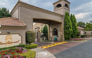 1 Bedroom House in Pineslopes