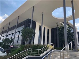 2000 m² Commercial space in Waterfall City