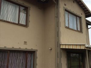 5 Bed House in Chatsworth Central