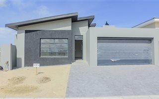 3 Bedroom House in Sandown