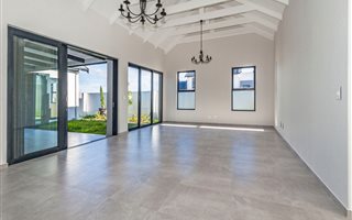 4 Bedroom House in Sitari