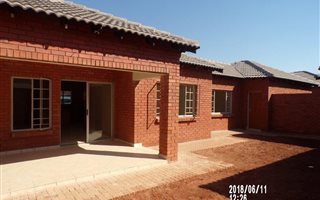 3 Bedroom Simplex in Sinoville