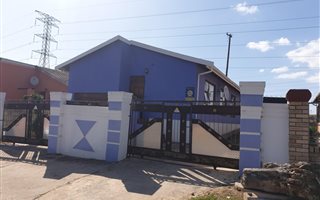 3 Bedroom House in Kwadwesi