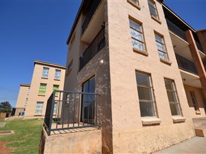 2 Bed Townhouse in Roodepoort Central