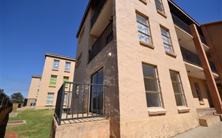 2 Bedroom Townhouse in Roodepoort Central