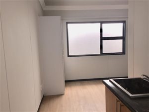 Bachelor apartment in City & Suburban (Maboneng)