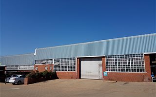 400 m² Industrial space in Kirkney