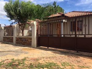 3 Bed House in Nellmapius