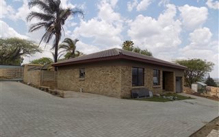 2 Bedroom Townhouse in Aviary Hill