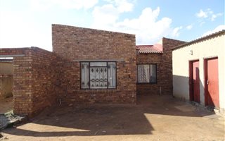 3 Bedroom House in Langaville