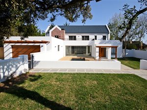 4 Bed House in Maroeladal