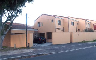 8 Bedroom House in Crawford