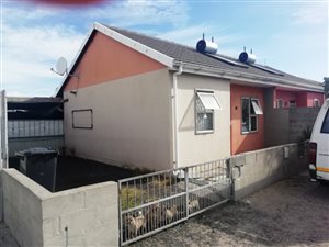 2 Bed House in Pelikan Park
