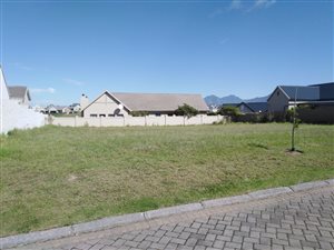 758 m² Land available in Kingswood Golf Estate