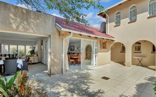 4 Bedroom House in Hurlingham Manor
