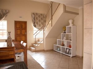 4 Bed House in Akasia