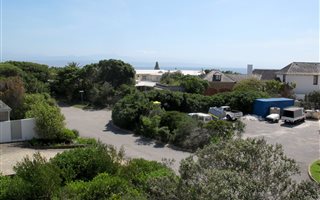 809 m² Land available in Solar Beach