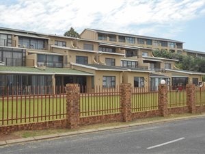 2 Bed Apartment in Shelly Beach
